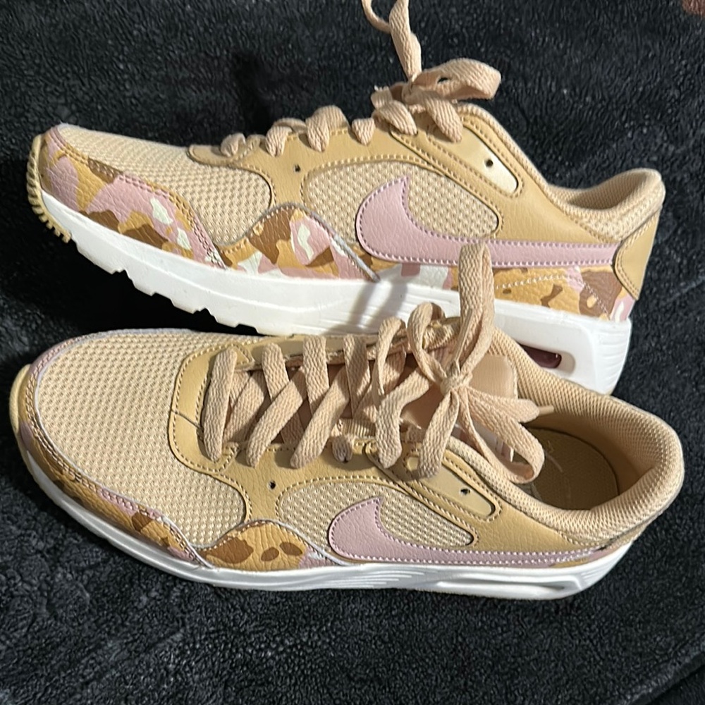 Nike Women's Athletic Shoes in Tan and Pink